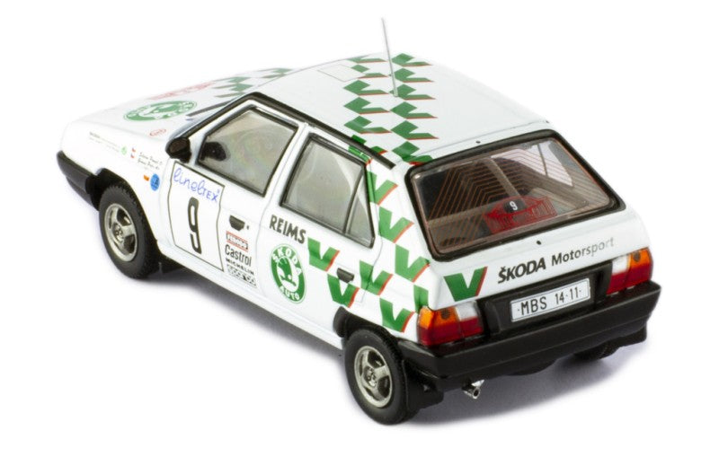 RAC414A SKODA FAVORIT 136L #9 P.SIBERA - P.GROSS RALLYE MONTE-CARLO 1993