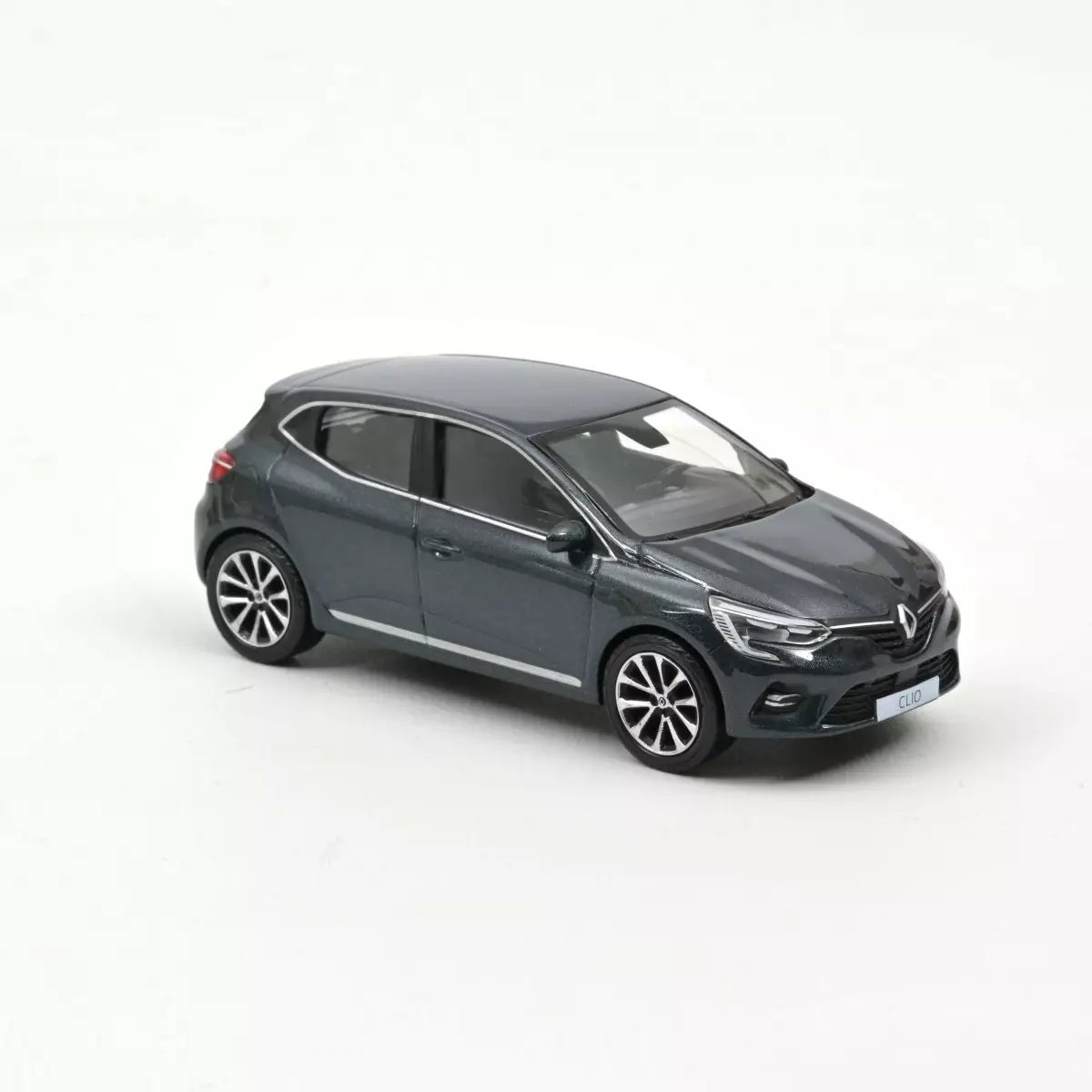 517582 Renault Clio 2019 Titanium Grey