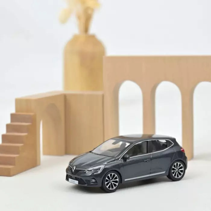 517582 Renault Clio 2019 Titanium Grey