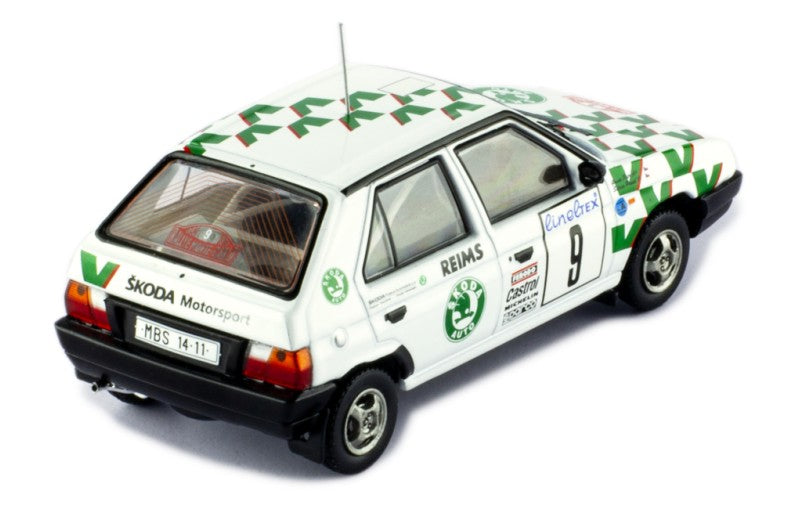 RAC414A SKODA FAVORIT 136L #9 P.SIBERA - P.GROSS RALLYE MONTE-CARLO 1993