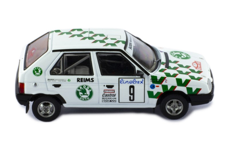 RAC414A SKODA FAVORIT 136L #9 P.SIBERA - P.GROSS RALLYE MONTE-CARLO 1993